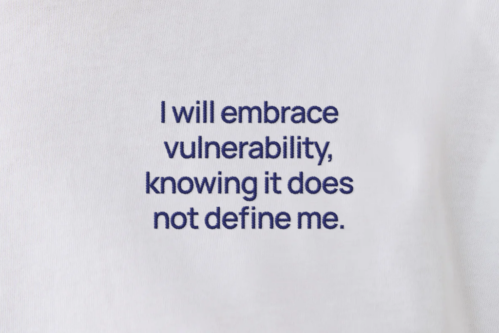 Vulnerability does not define me | T-shirt