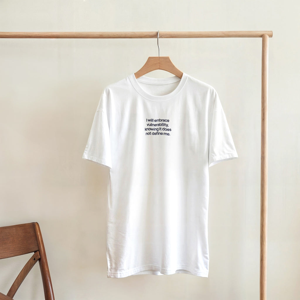 Vulnerability does not define me | T-shirt